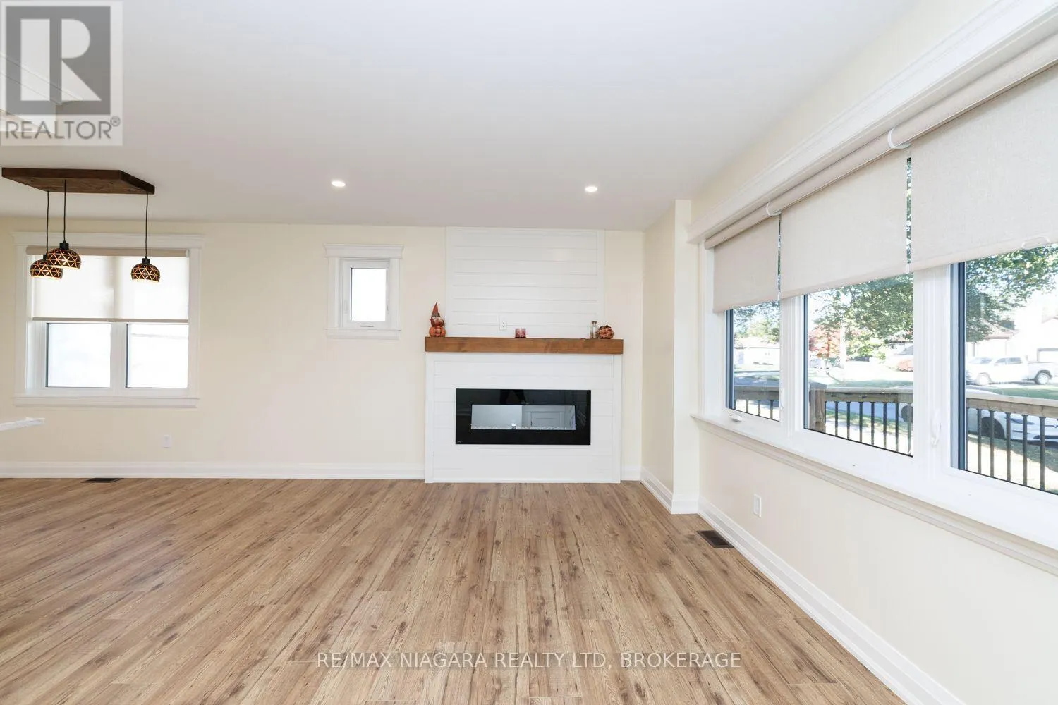 245 BOWEN ROAD