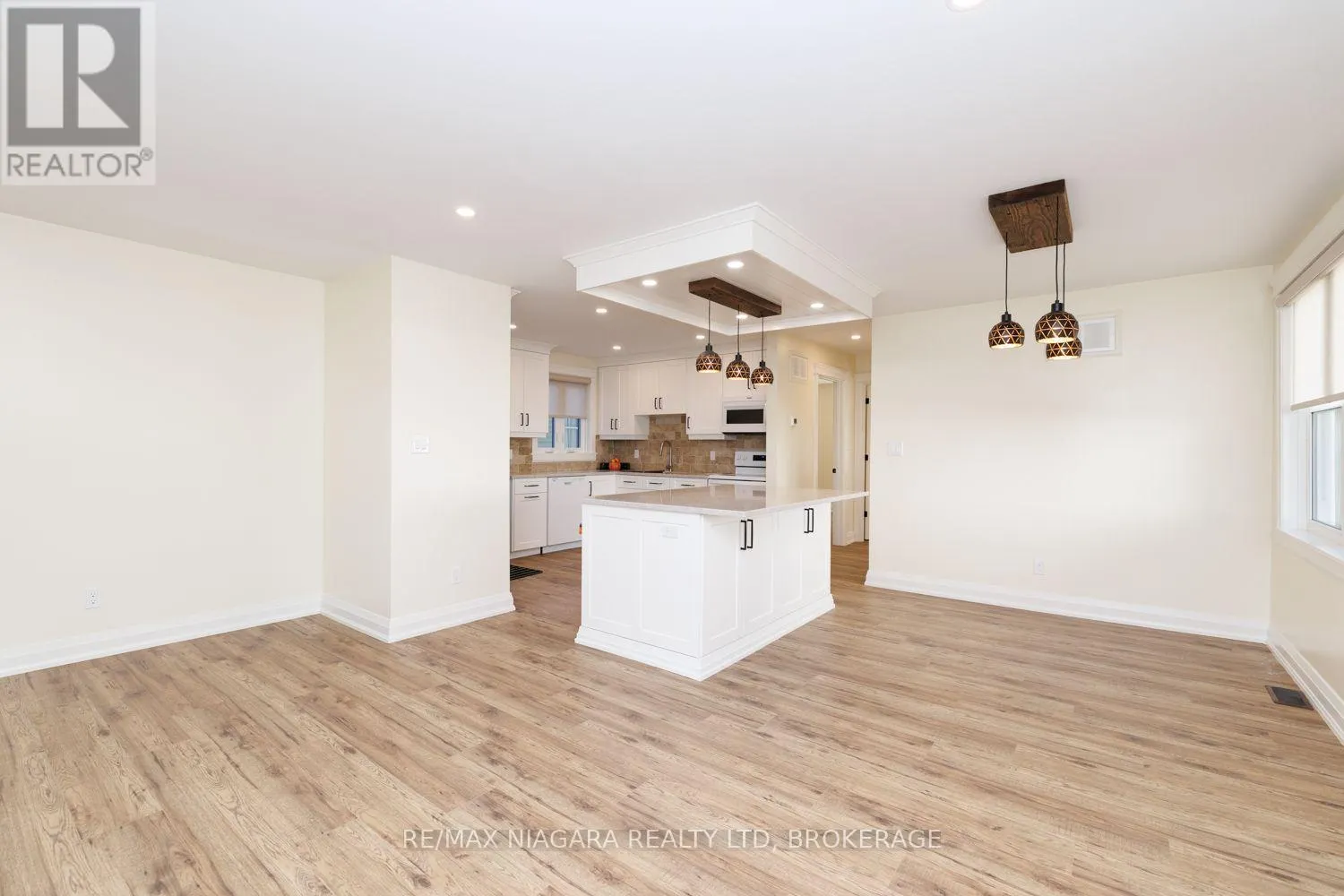 245 BOWEN ROAD