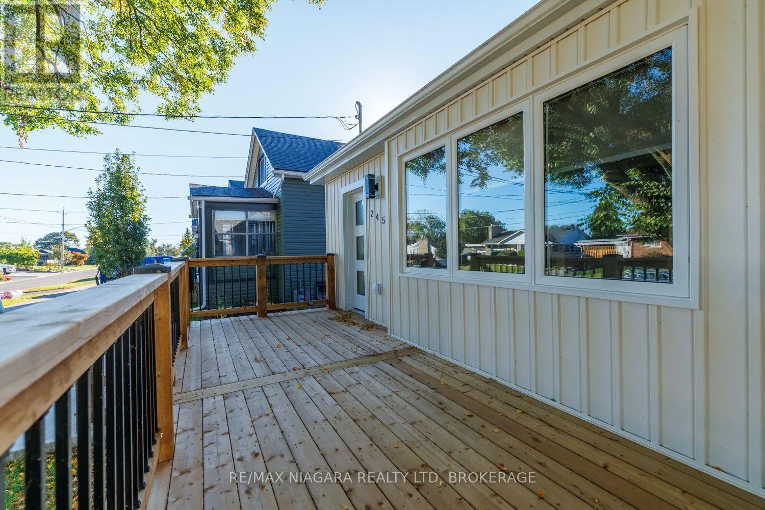 245 BOWEN ROAD