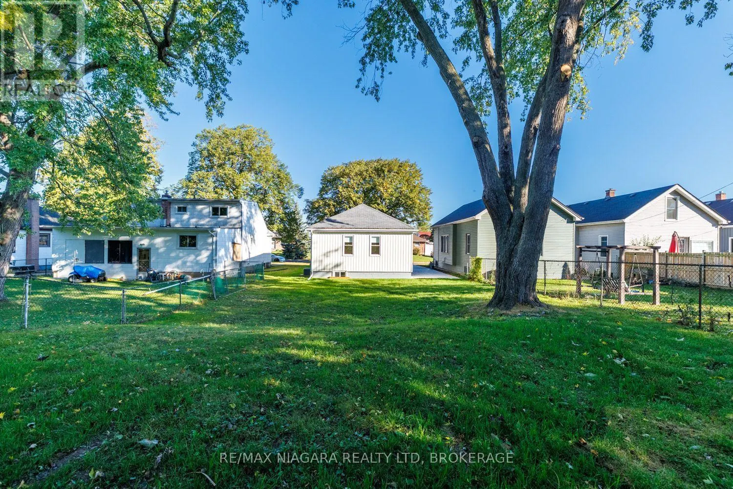 245 BOWEN ROAD