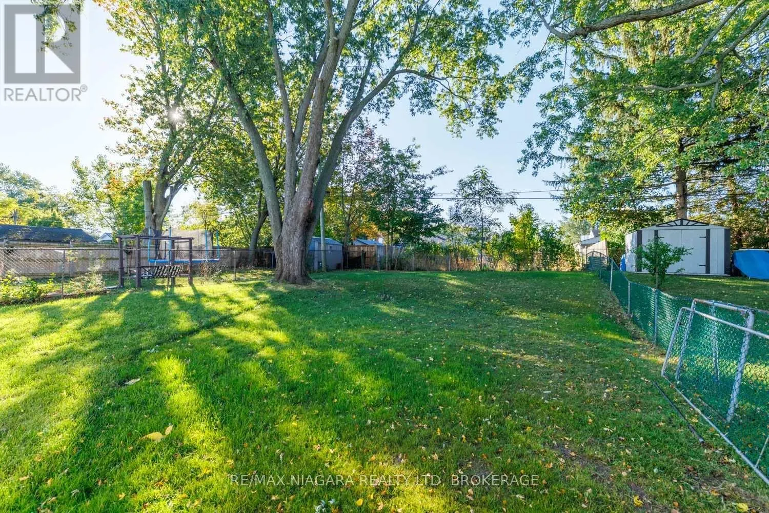 245 BOWEN ROAD