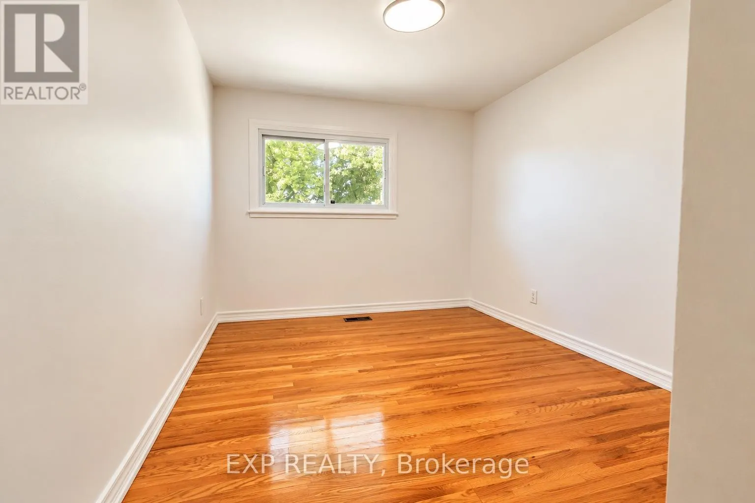 1085 SAINT LAURENT DRIVE