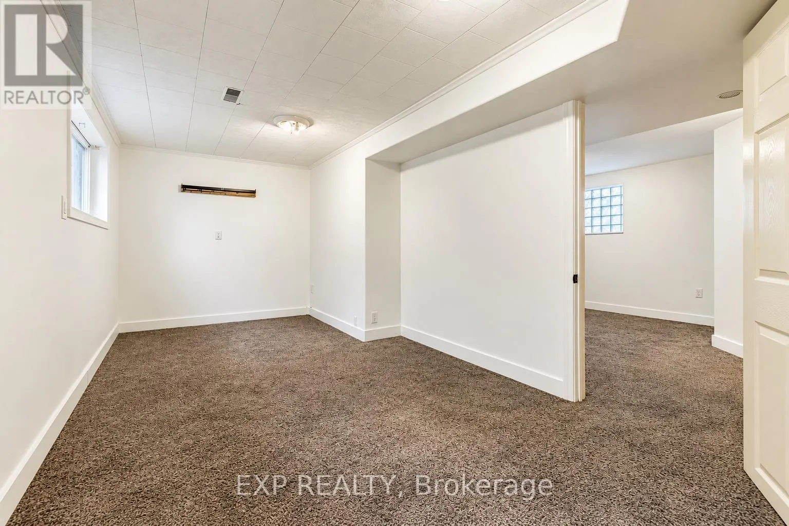 1085 SAINT LAURENT DRIVE