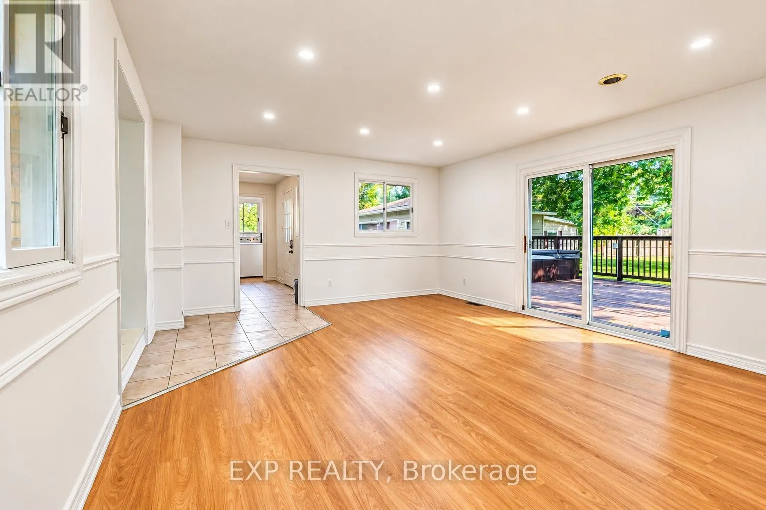 1085 SAINT LAURENT DRIVE