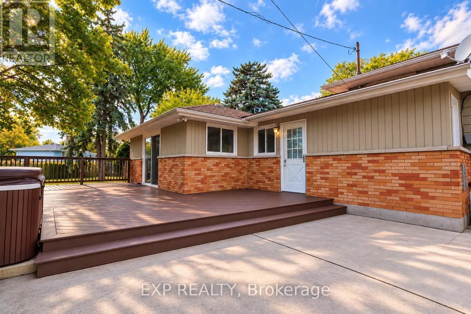 1085 SAINT LAURENT DRIVE