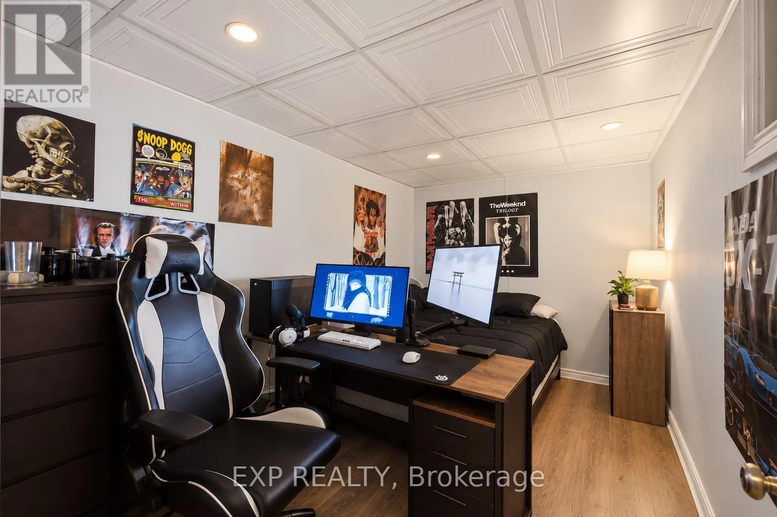 27 HOLLYWOOD STREET S