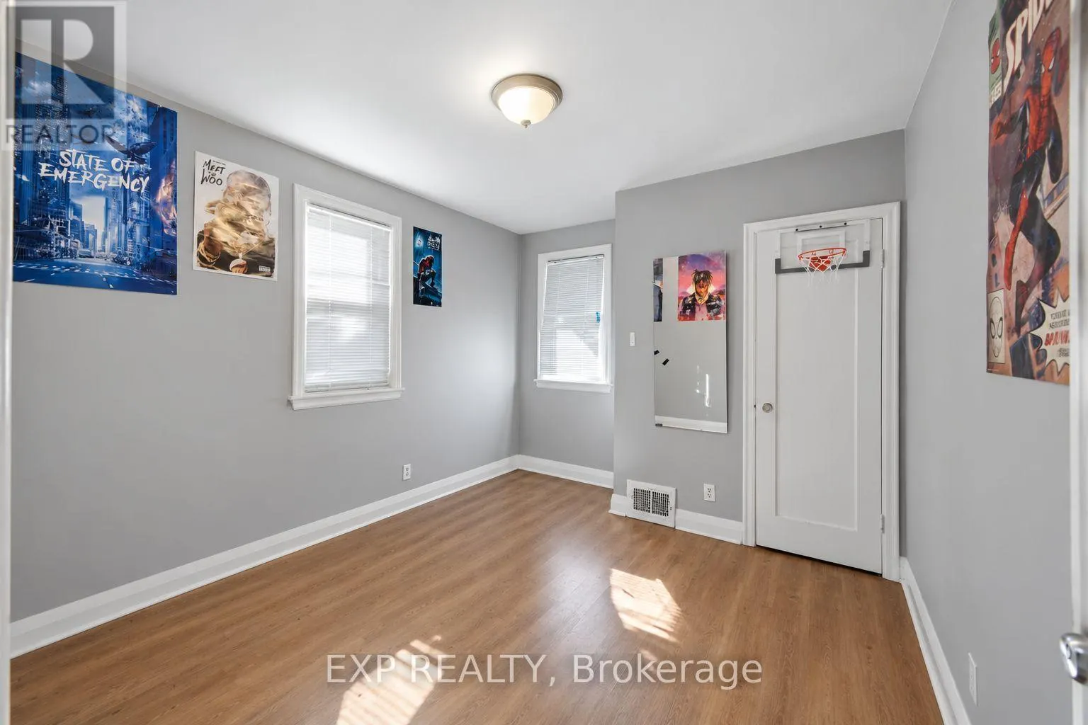 27 HOLLYWOOD STREET S