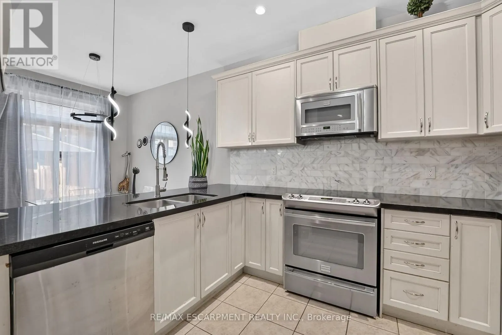 58 SUMMERBERRY WAY
