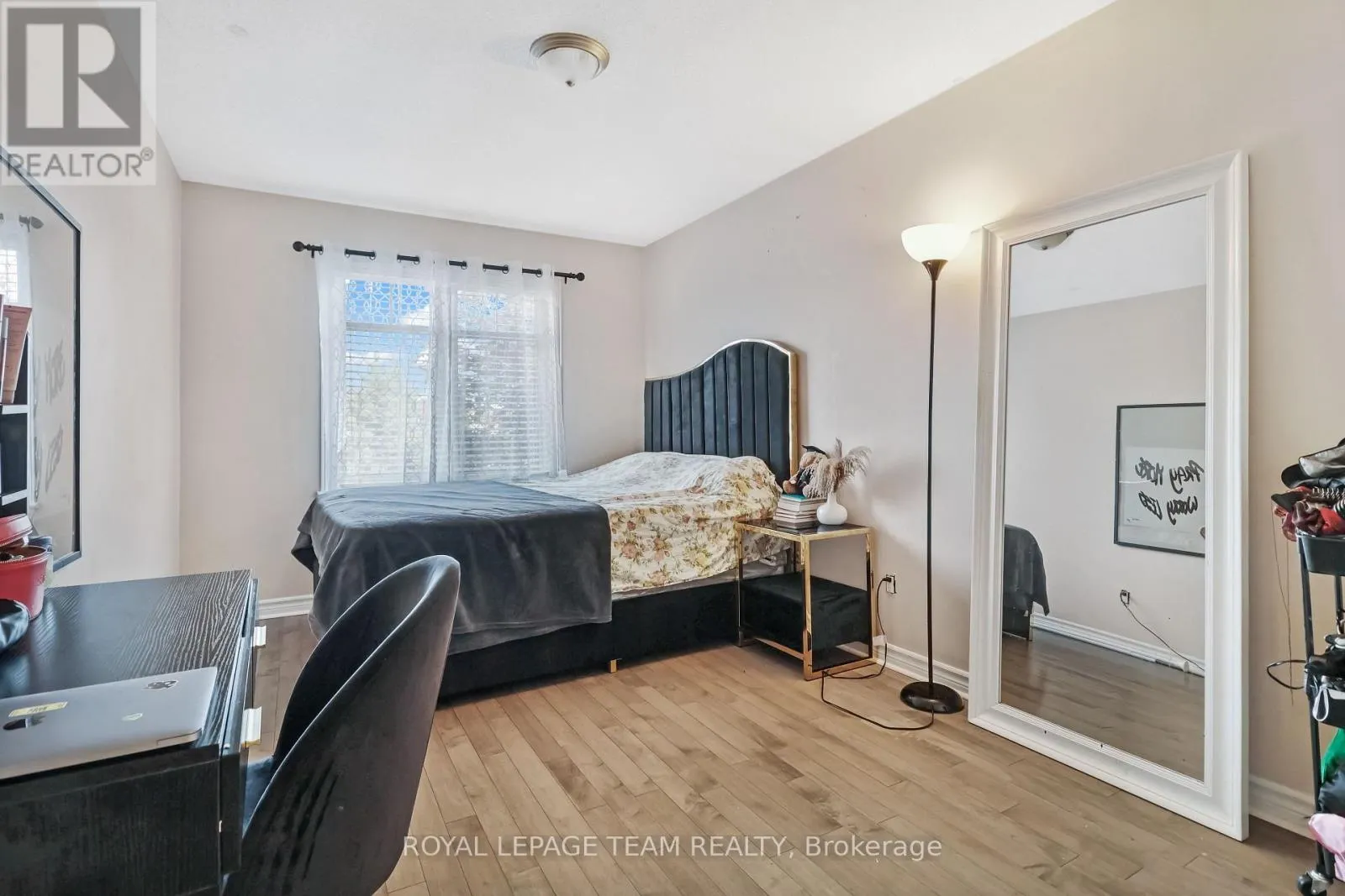 2224 ANGELICA AVENUE