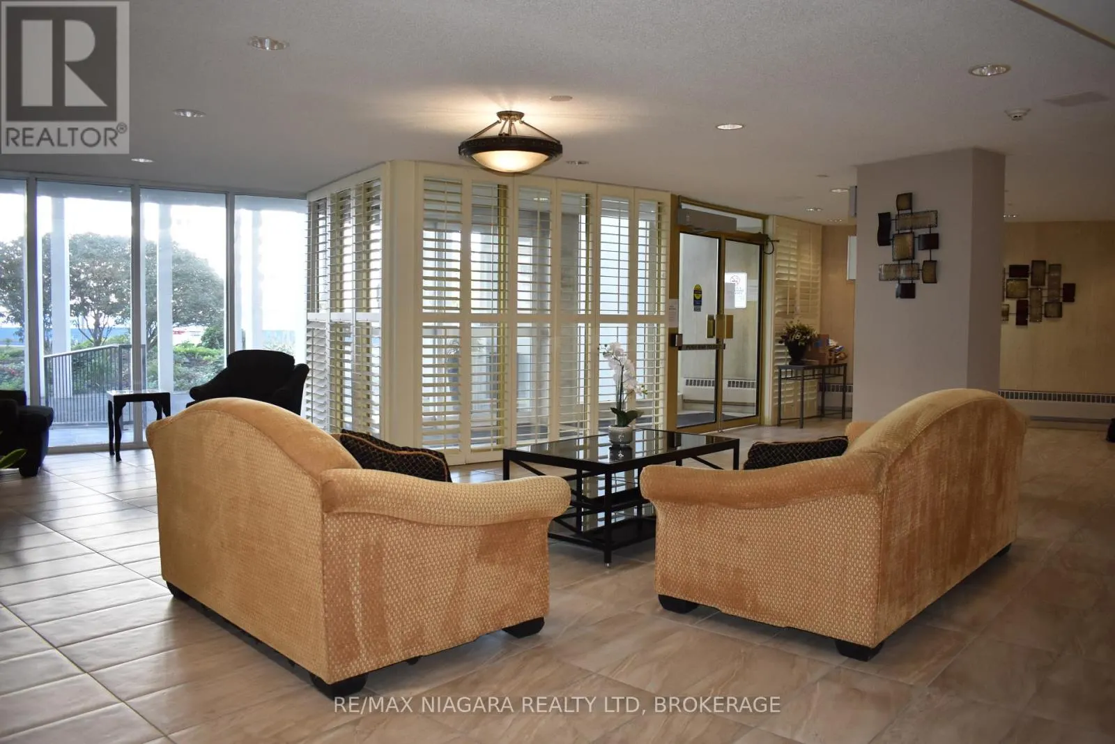 1002 - 35 TOWERING HEIGHTS BOULEVARD #1002