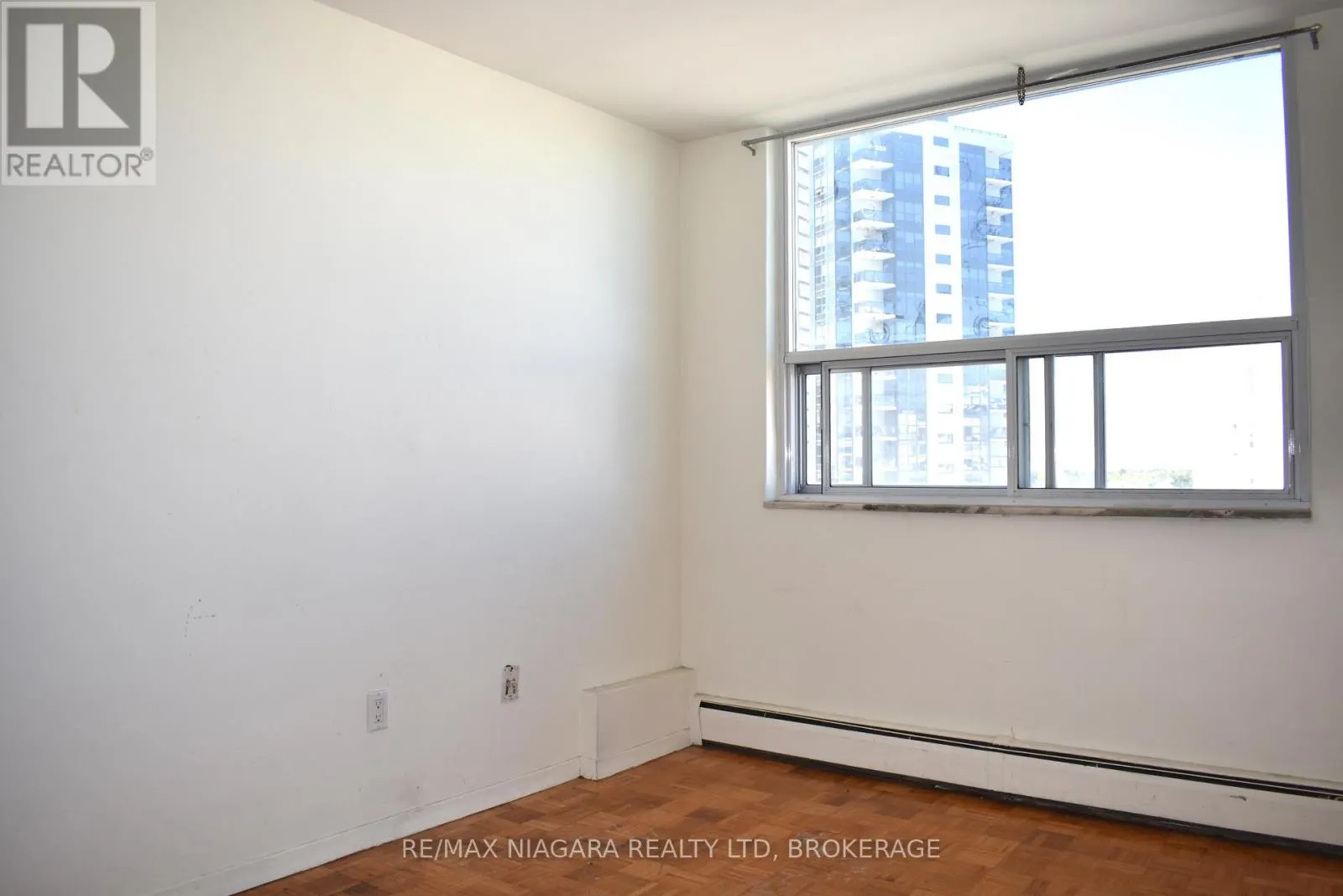 1002 - 35 TOWERING HEIGHTS BOULEVARD #1002