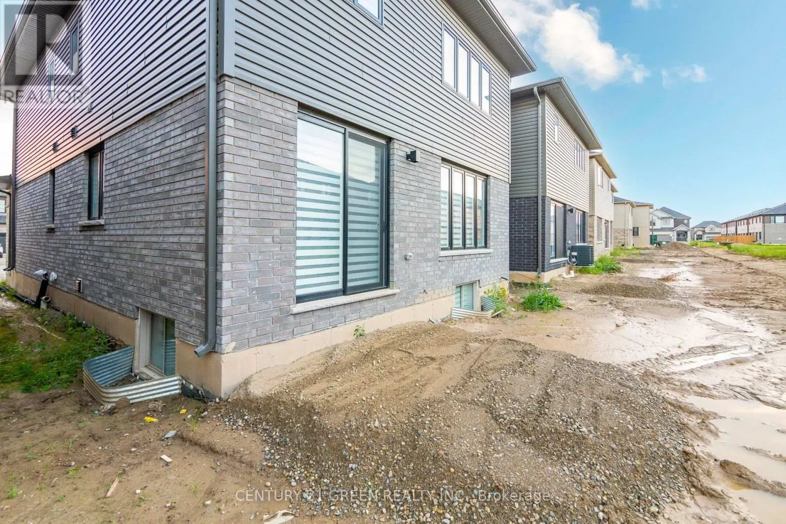 14 HOLDER DRIVE