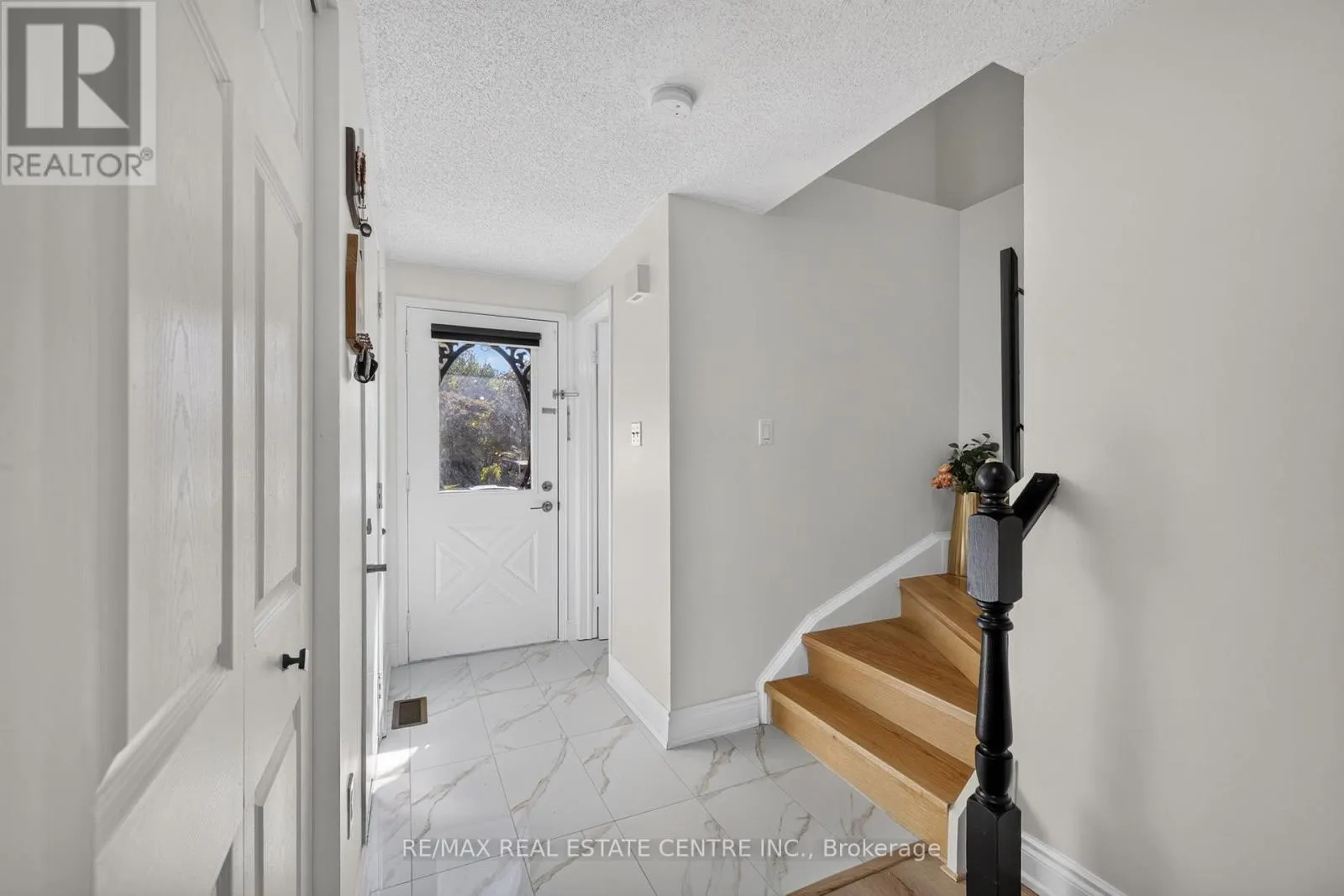122 MOSS PLACE