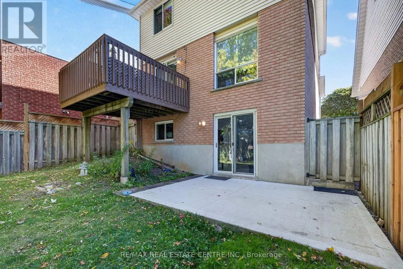 122 MOSS PLACE