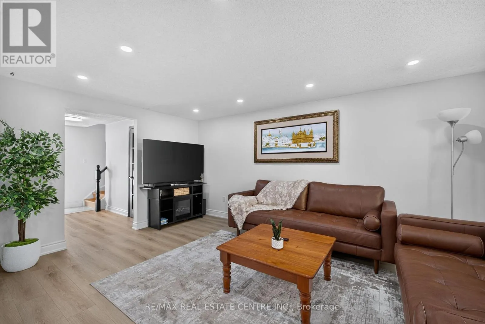 122 MOSS PLACE