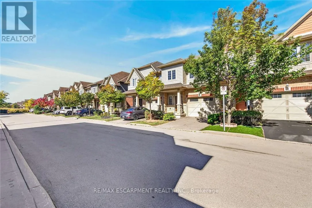 22 - 8 LAKELAWN ROAD