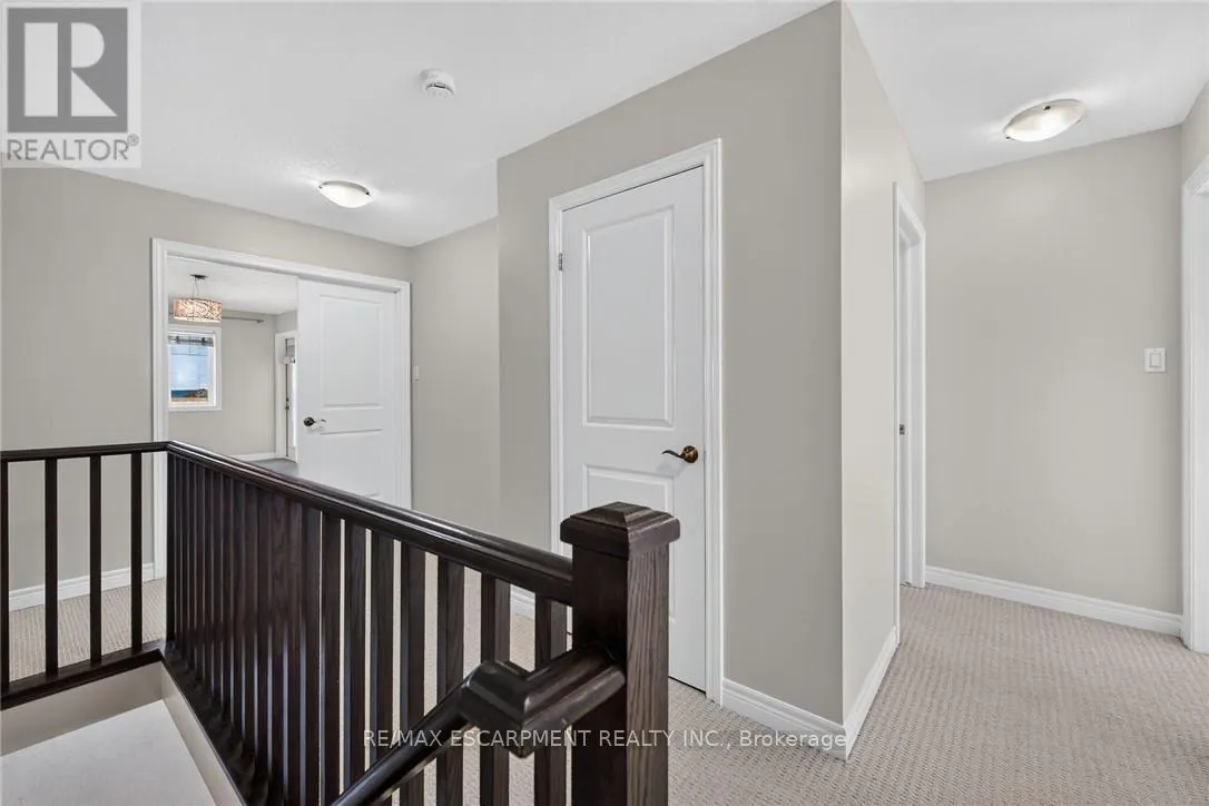 22 - 8 LAKELAWN ROAD
