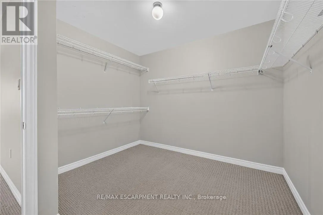 22 - 8 LAKELAWN ROAD