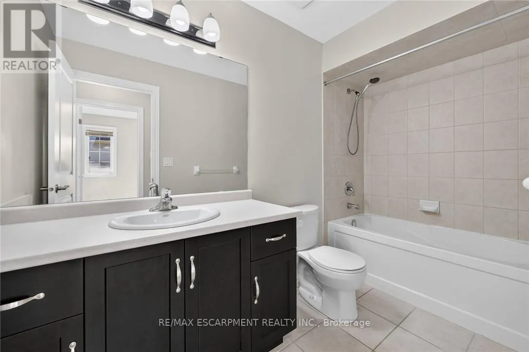 22 - 8 LAKELAWN ROAD