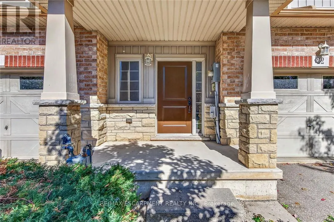 22 - 8 LAKELAWN ROAD