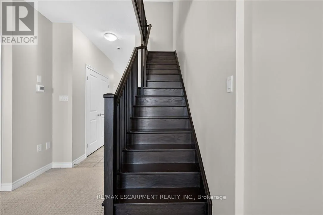 22 - 8 LAKELAWN ROAD