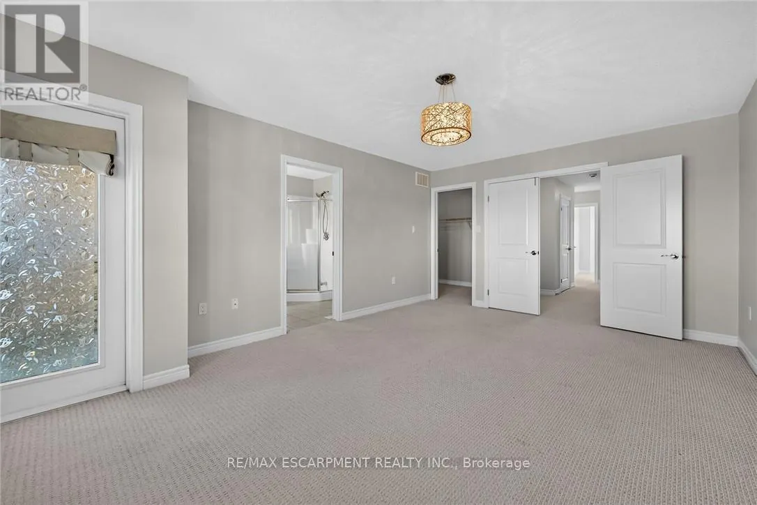 22 - 8 LAKELAWN ROAD
