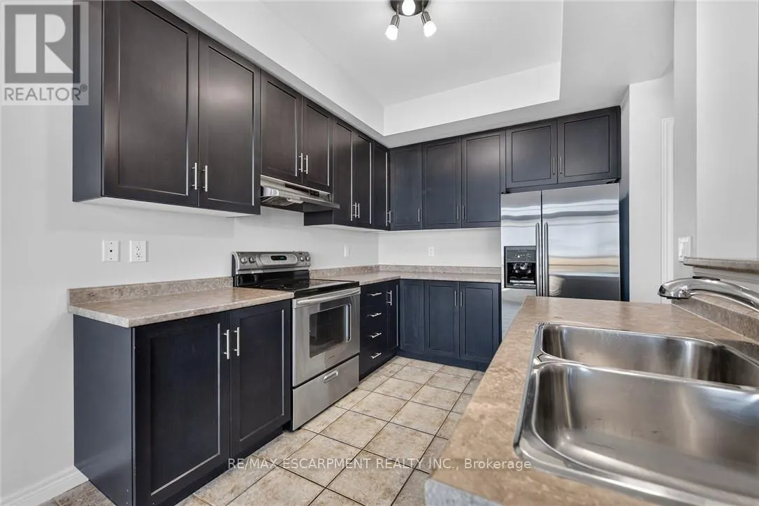 22 - 8 LAKELAWN ROAD