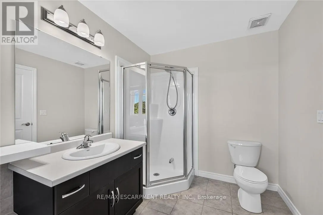 22 - 8 LAKELAWN ROAD
