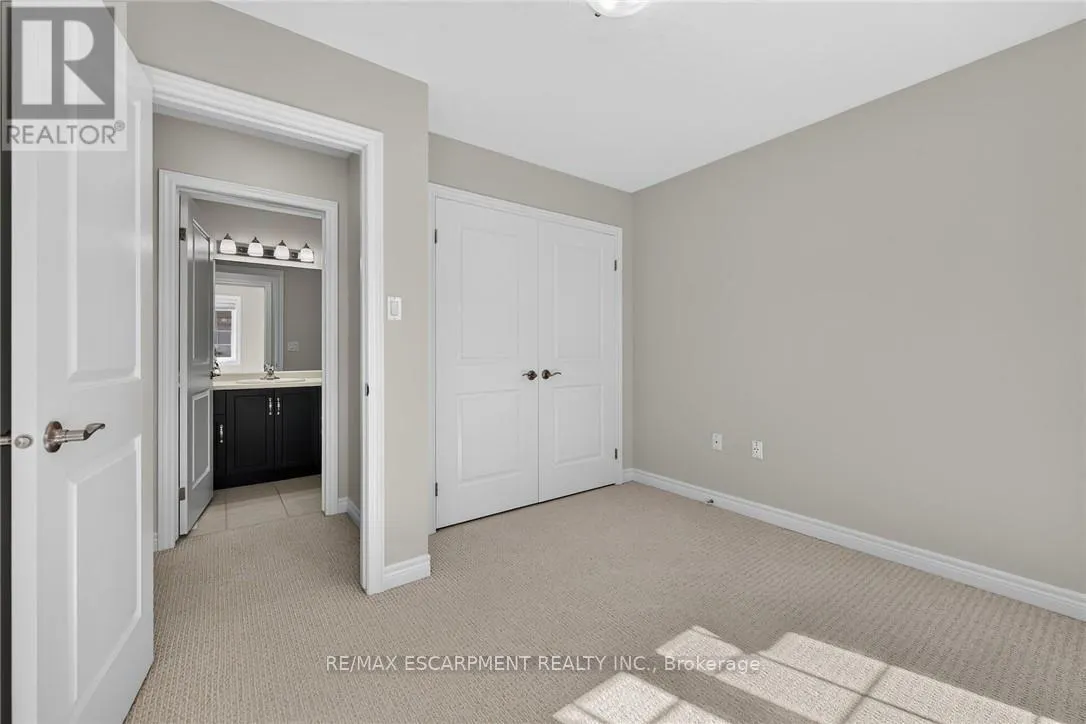 22 - 8 LAKELAWN ROAD