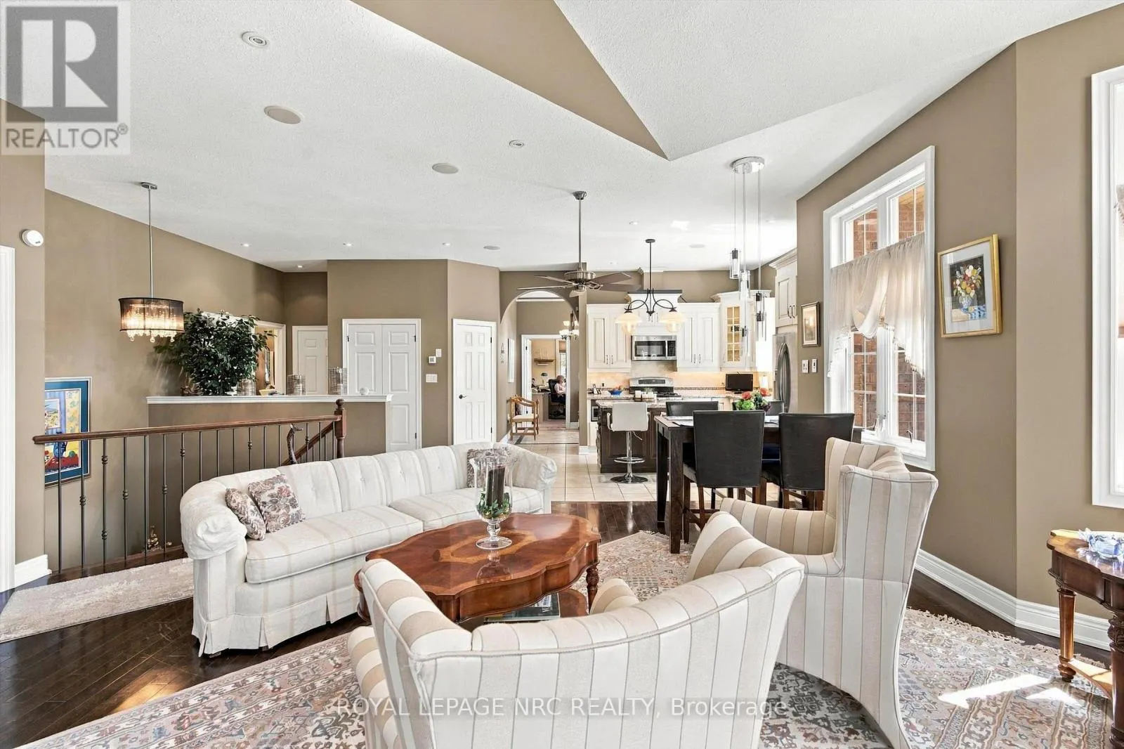 8 - 3232 MONTROSE ROAD #8