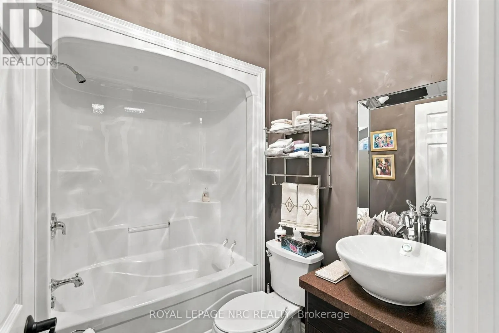 8 - 3232 MONTROSE ROAD #8