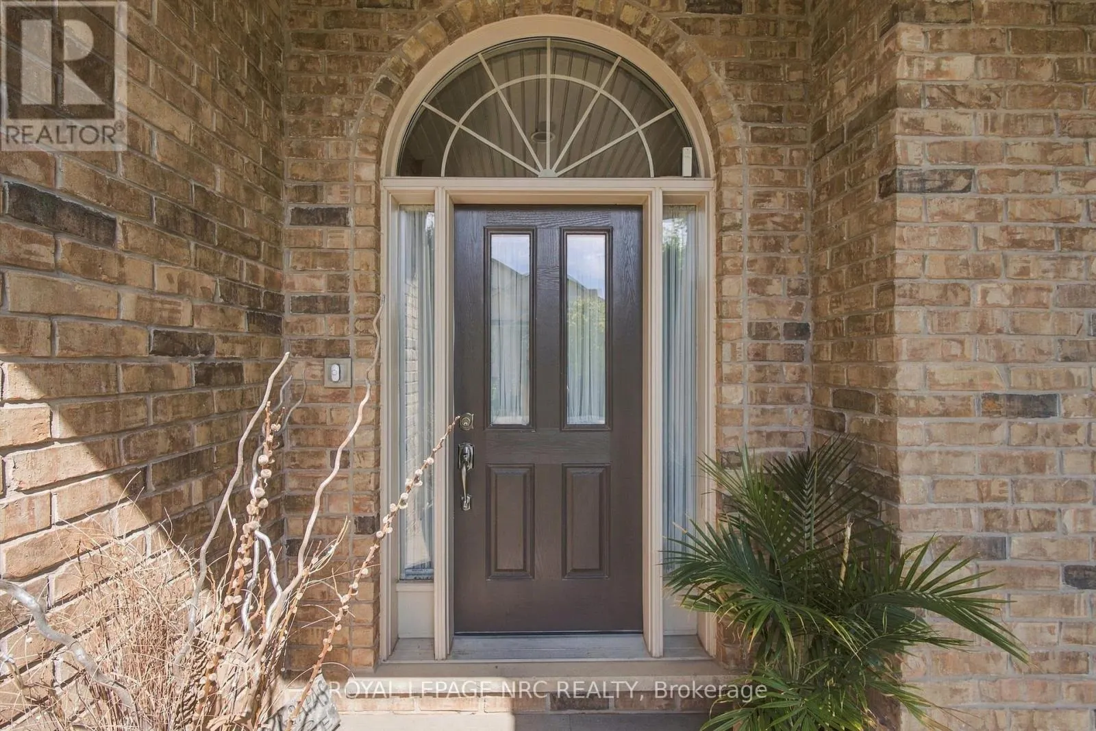 8 - 3232 MONTROSE ROAD #8