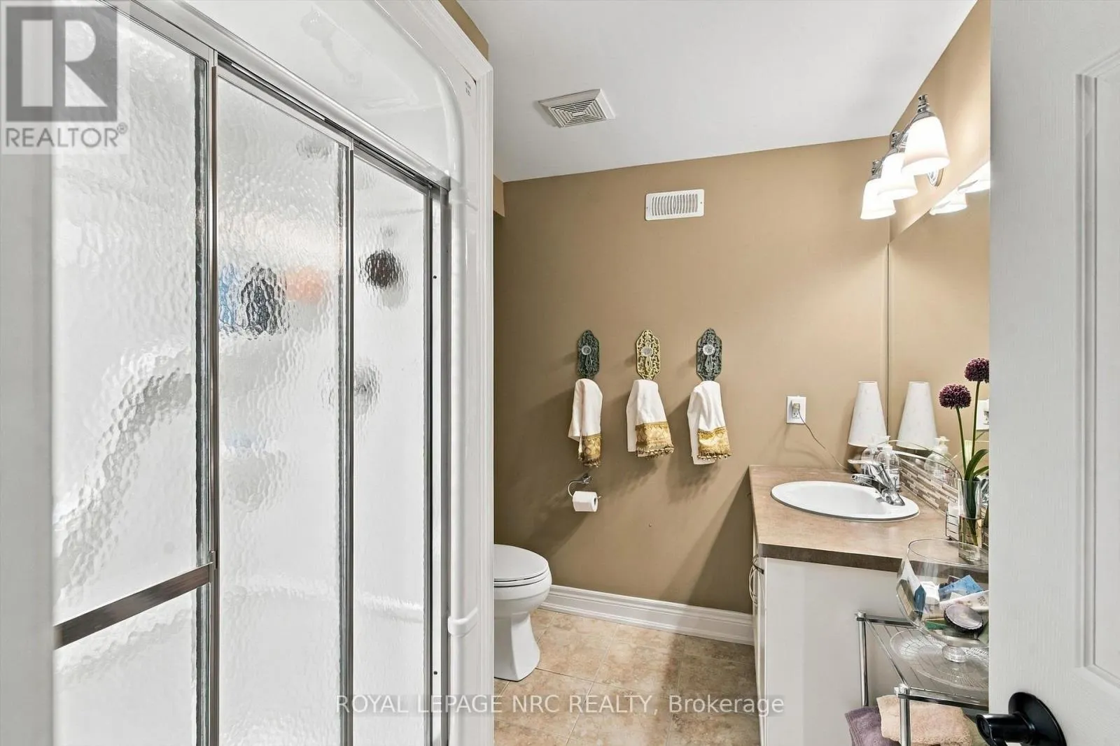 8 - 3232 MONTROSE ROAD #8