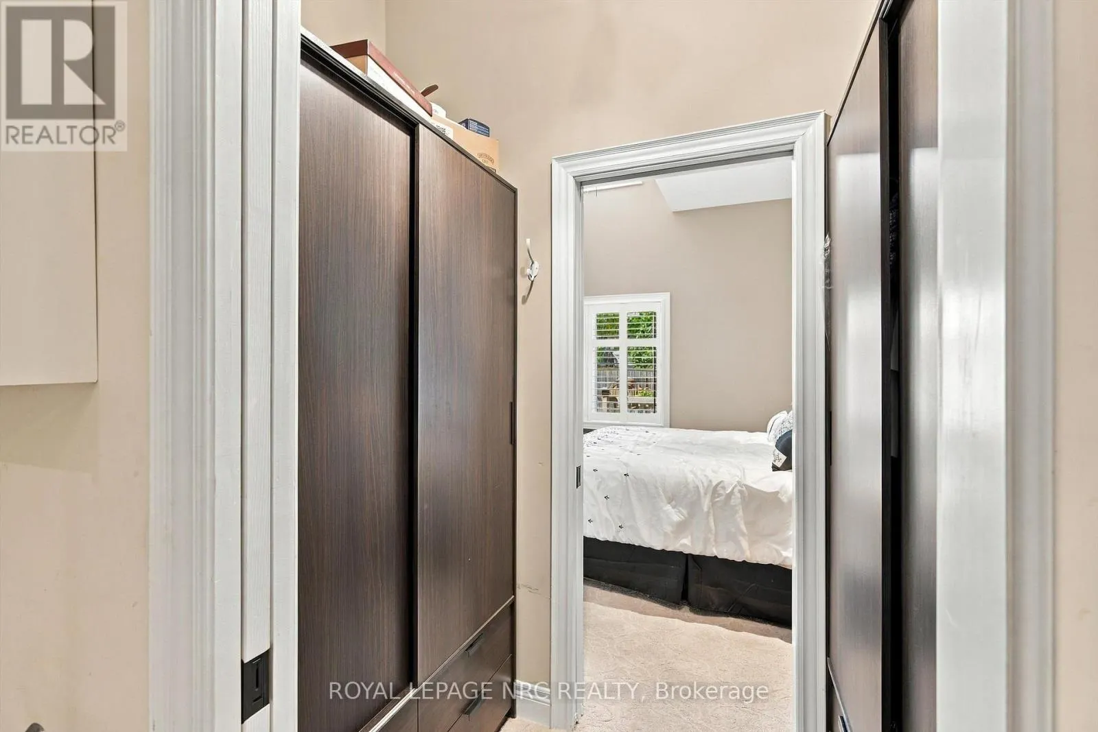 8 - 3232 MONTROSE ROAD #8