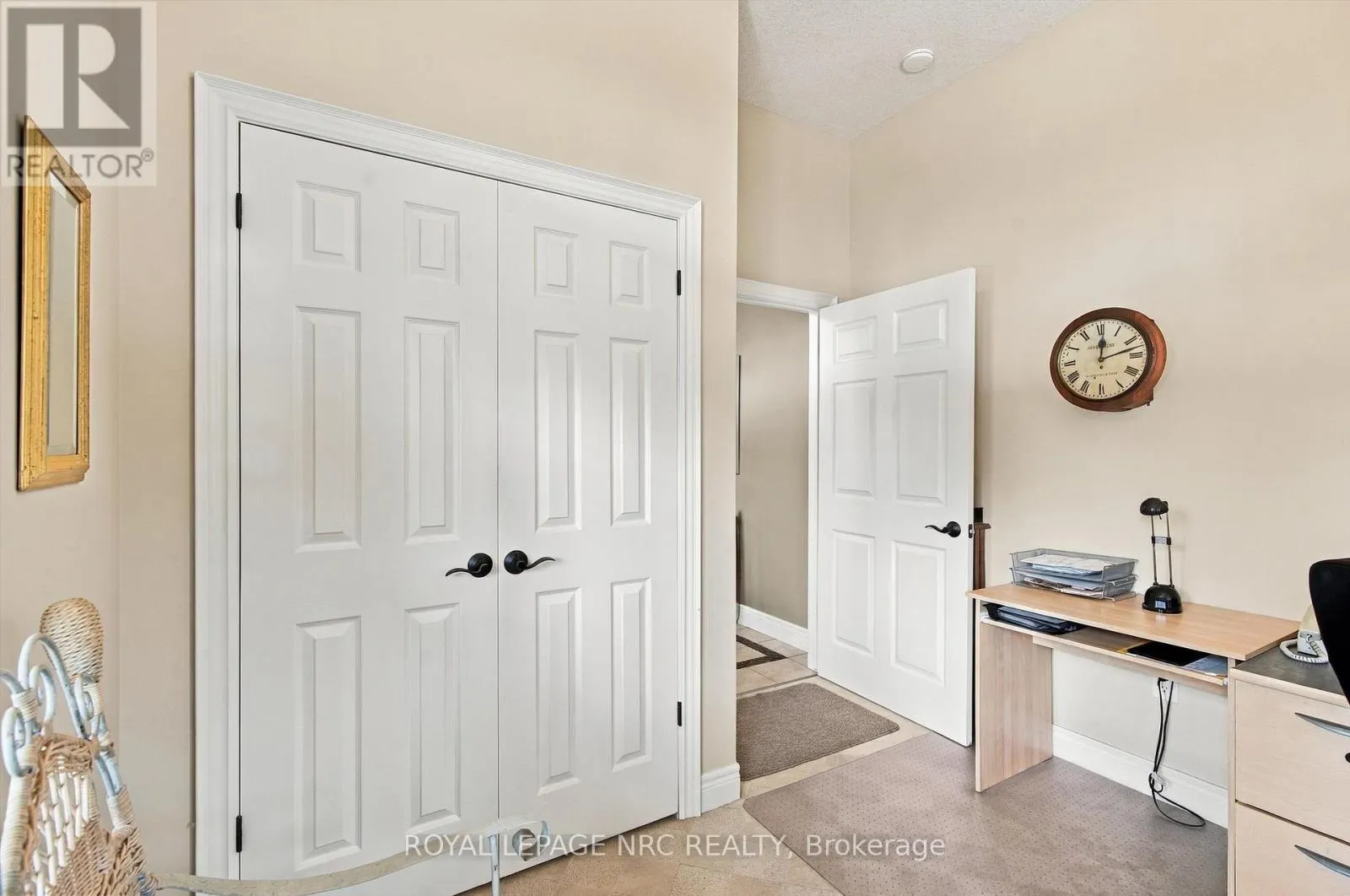 8 - 3232 MONTROSE ROAD #8
