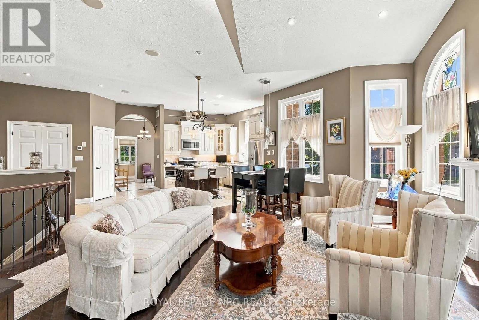 8 - 3232 MONTROSE ROAD #8