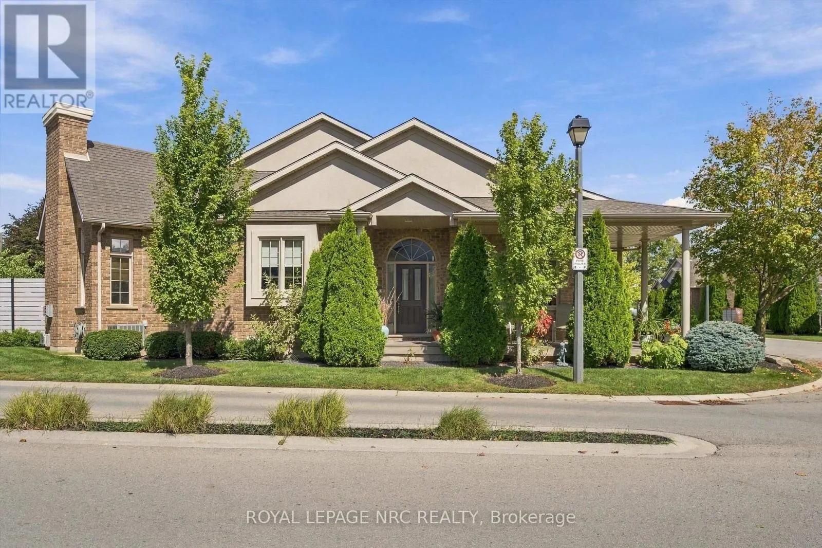 8 - 3232 MONTROSE ROAD #8