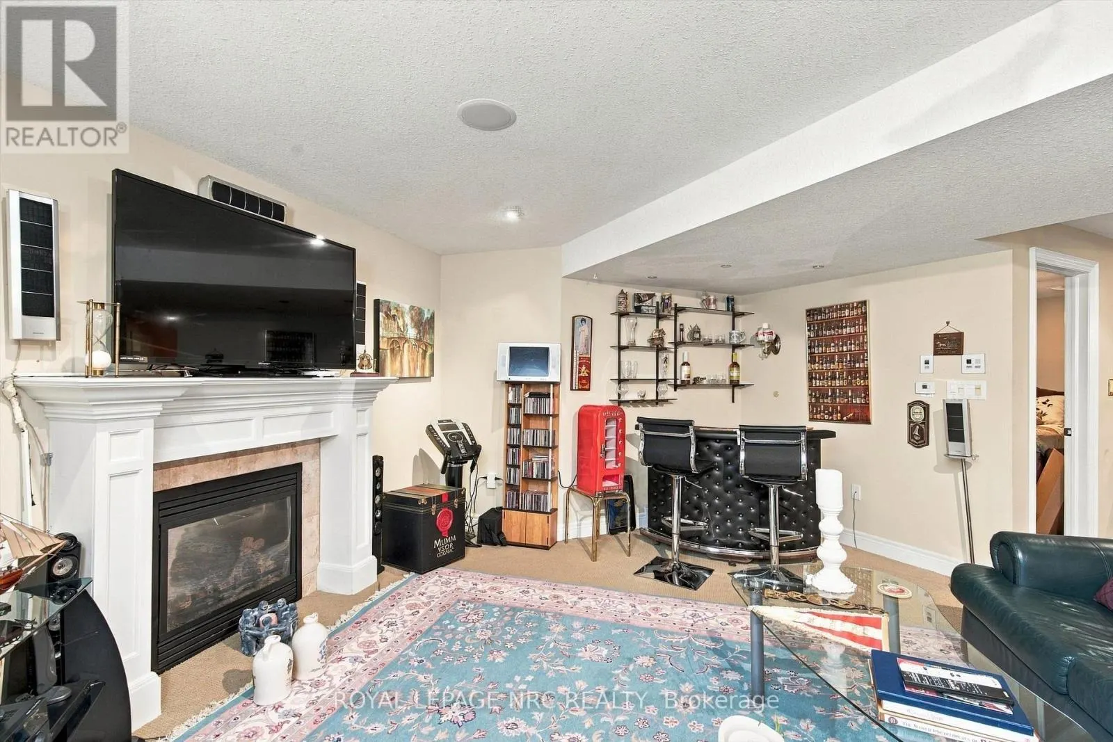 8 - 3232 MONTROSE ROAD #8