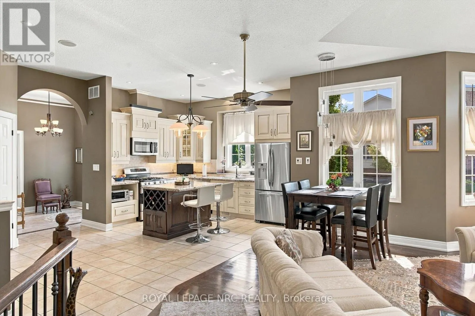 8 - 3232 MONTROSE ROAD #8