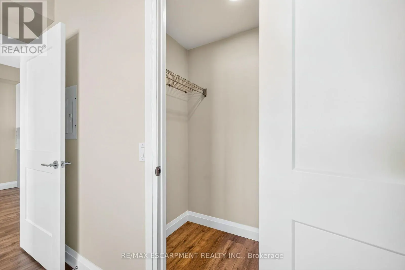 804 - 385 WINSTON ROAD