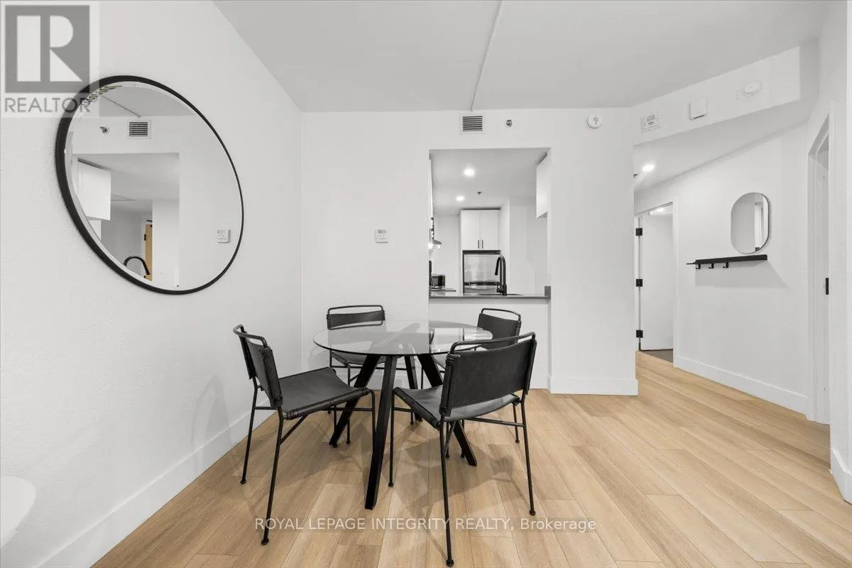 917 - 161 LAURIER AVENUE W