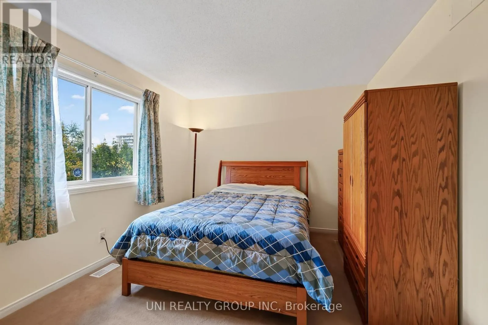 43 CRYSTAL PARK CRESCENT