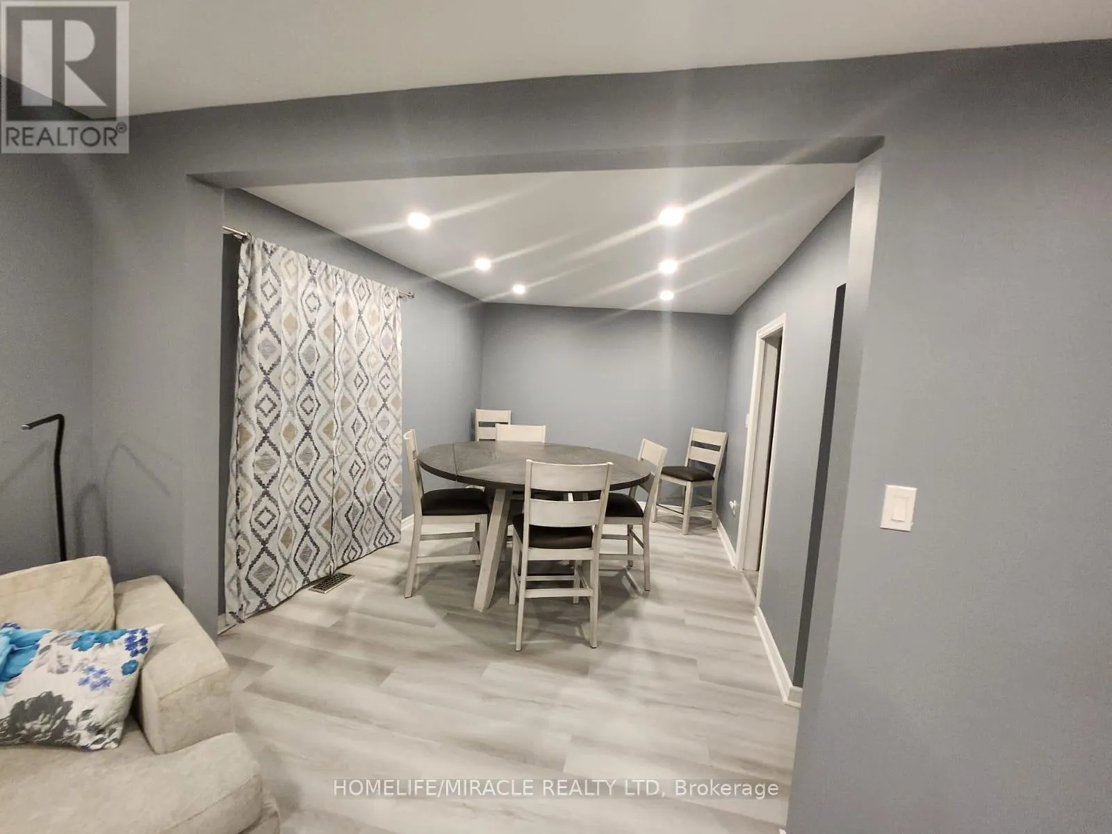 143 - 141 PARK AVENUE E