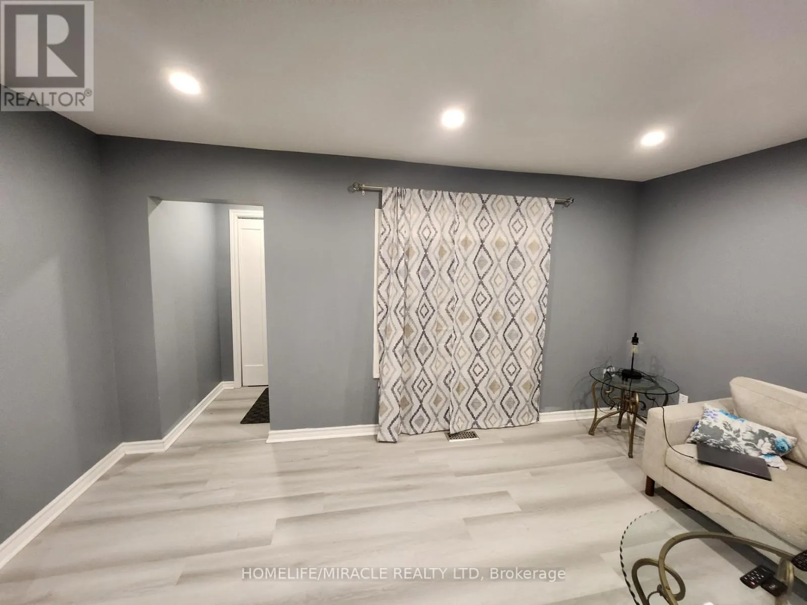 143 - 141 PARK AVENUE E