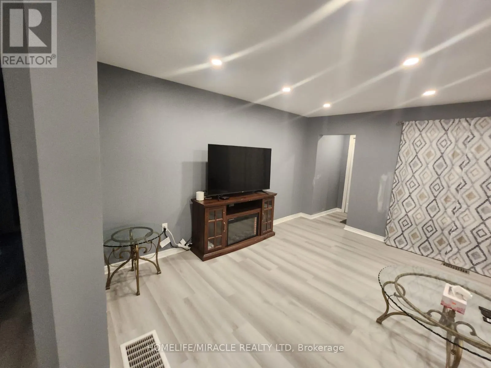 143 - 141 PARK AVENUE E