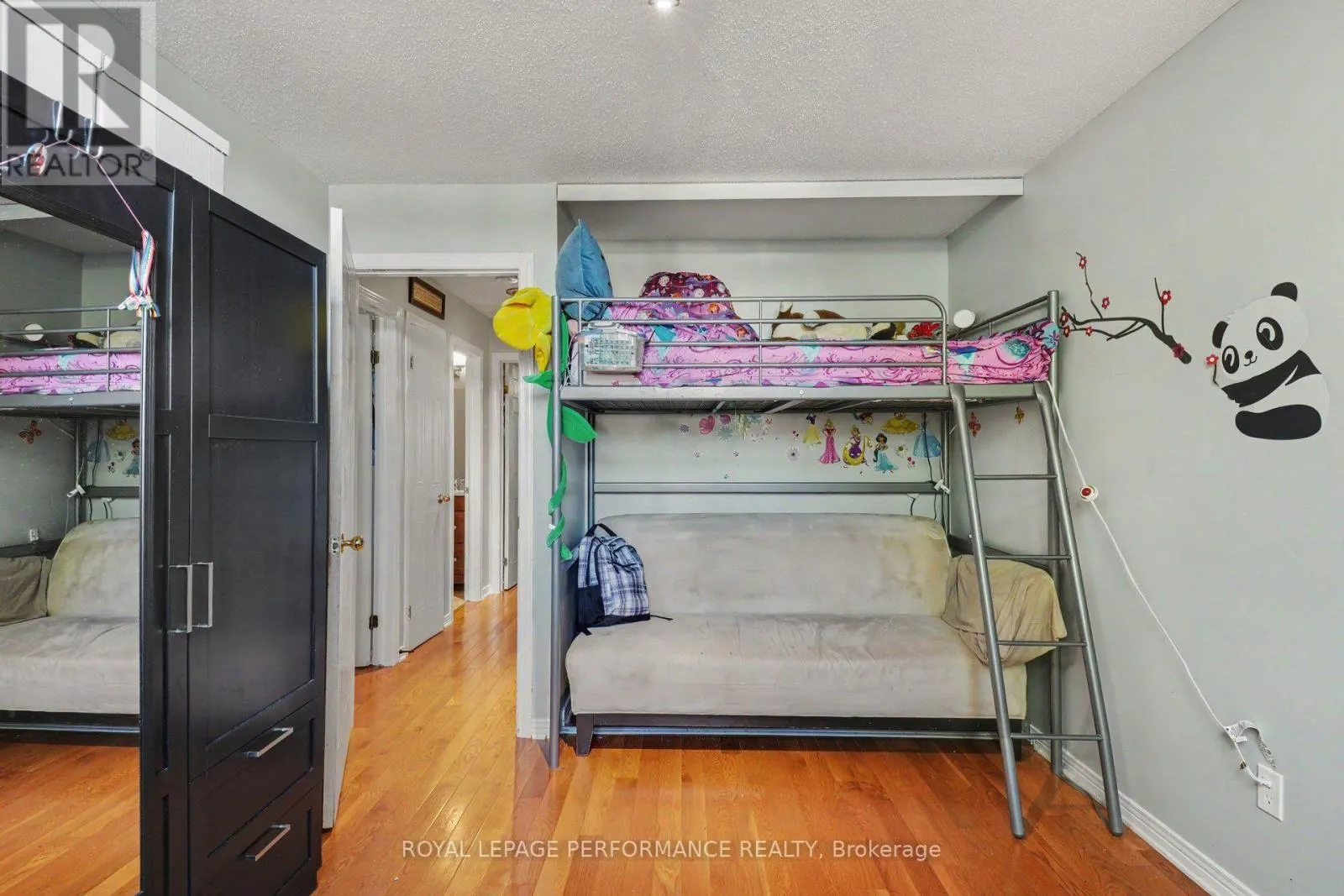 1478 CORSHAM AVENUE