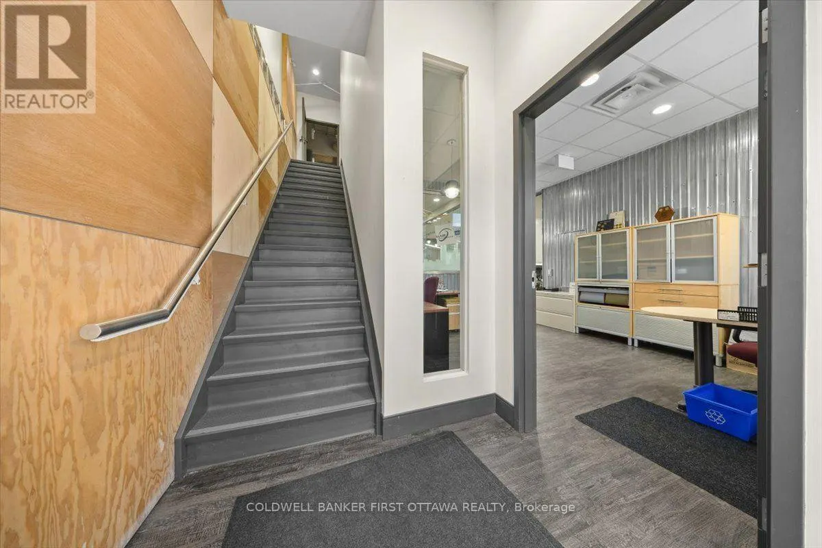 31 - 2000 THURSTON DRIVE