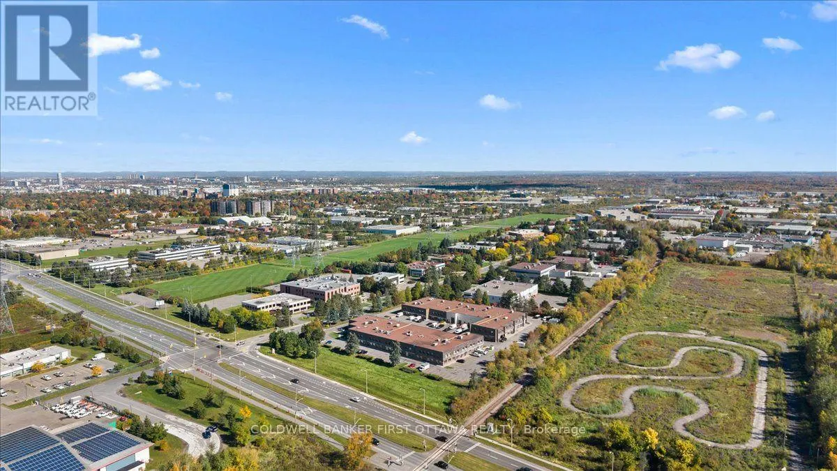 31 - 2000 THURSTON DRIVE
