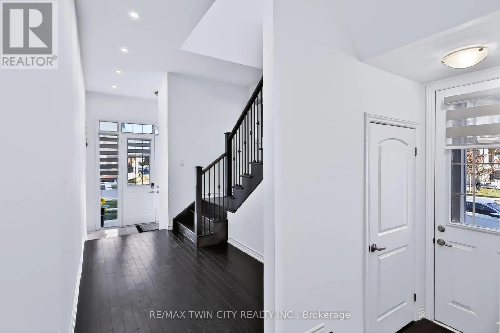 1 ROWLEY STREET