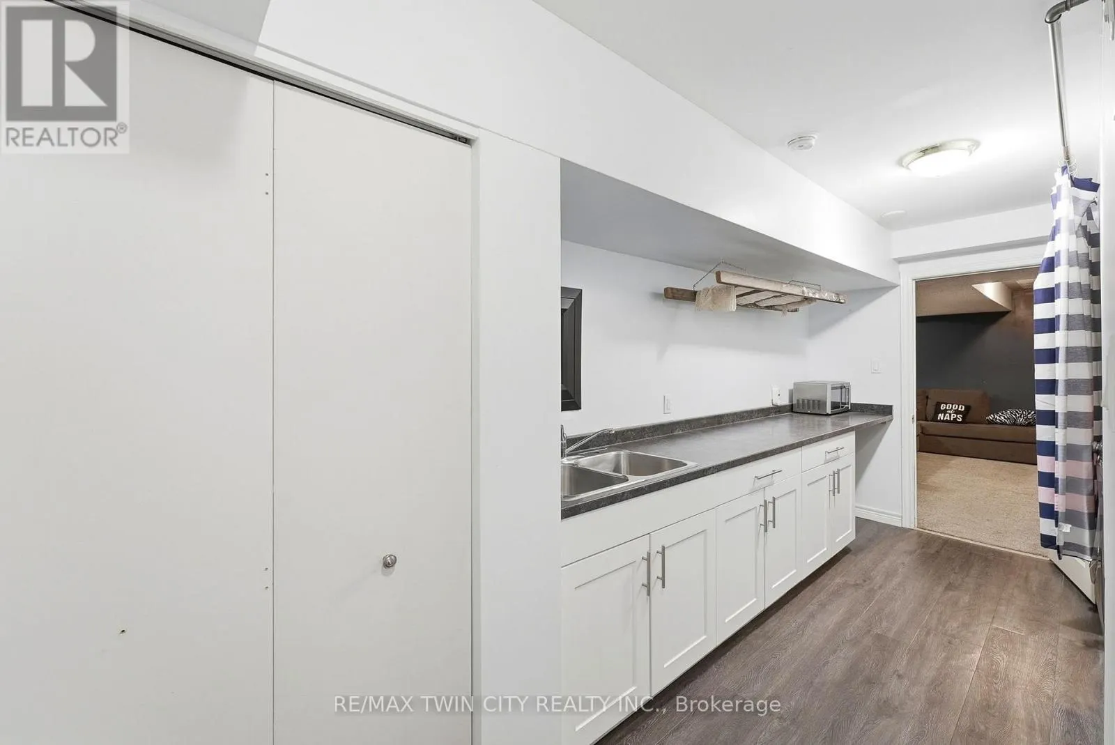 283 FENNEL STREET